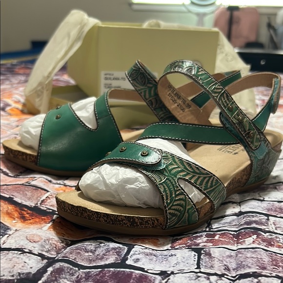 L'ATISTE Shoes - L’ Artiste Quilana NEW in Box Size 39 Teal